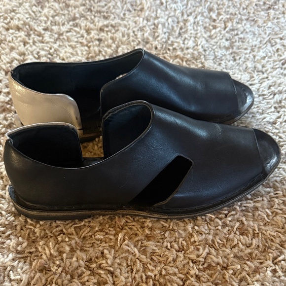 Bestias Sandals 8 - Picture 1 of 4
